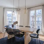 Appartement Parisien Baigne De Soleil
