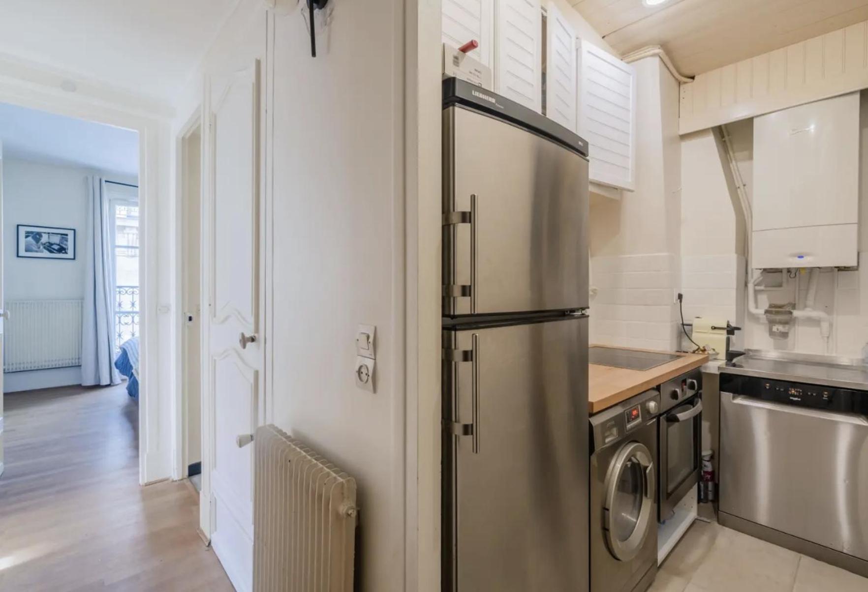 Parisien Baigne De Soleil Apartment Paris